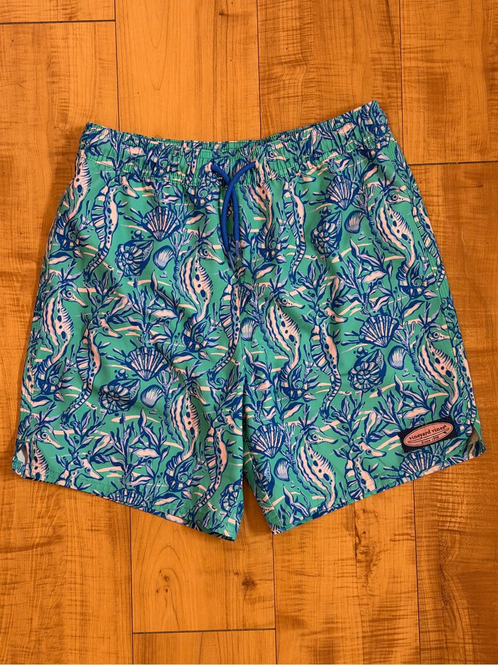Summertime Men’s Medium Vineyard Vines Seahorse Swim Trunks